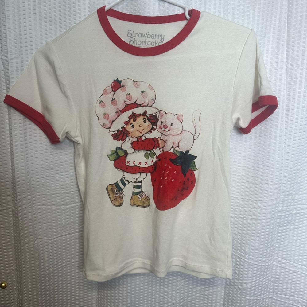 Strawberry Shortcake Graphic Crop Top - Cream and Red